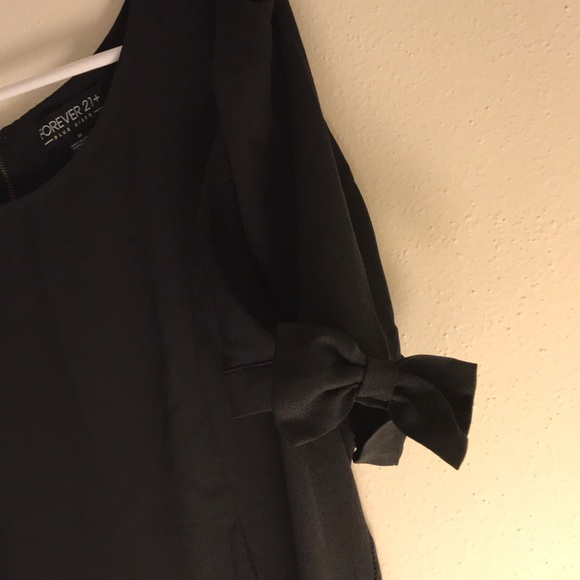 Forever 21+ Babydoll Bow Sleeve Zip-Up Back Blouse - Picture 4 of 5